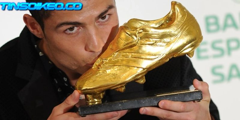 Chiếc giày vàng Châu Âu là gì?